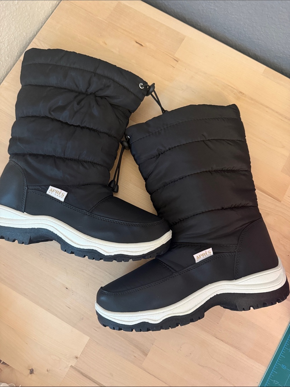 Insulated Winter Snow Boots for Women - Black